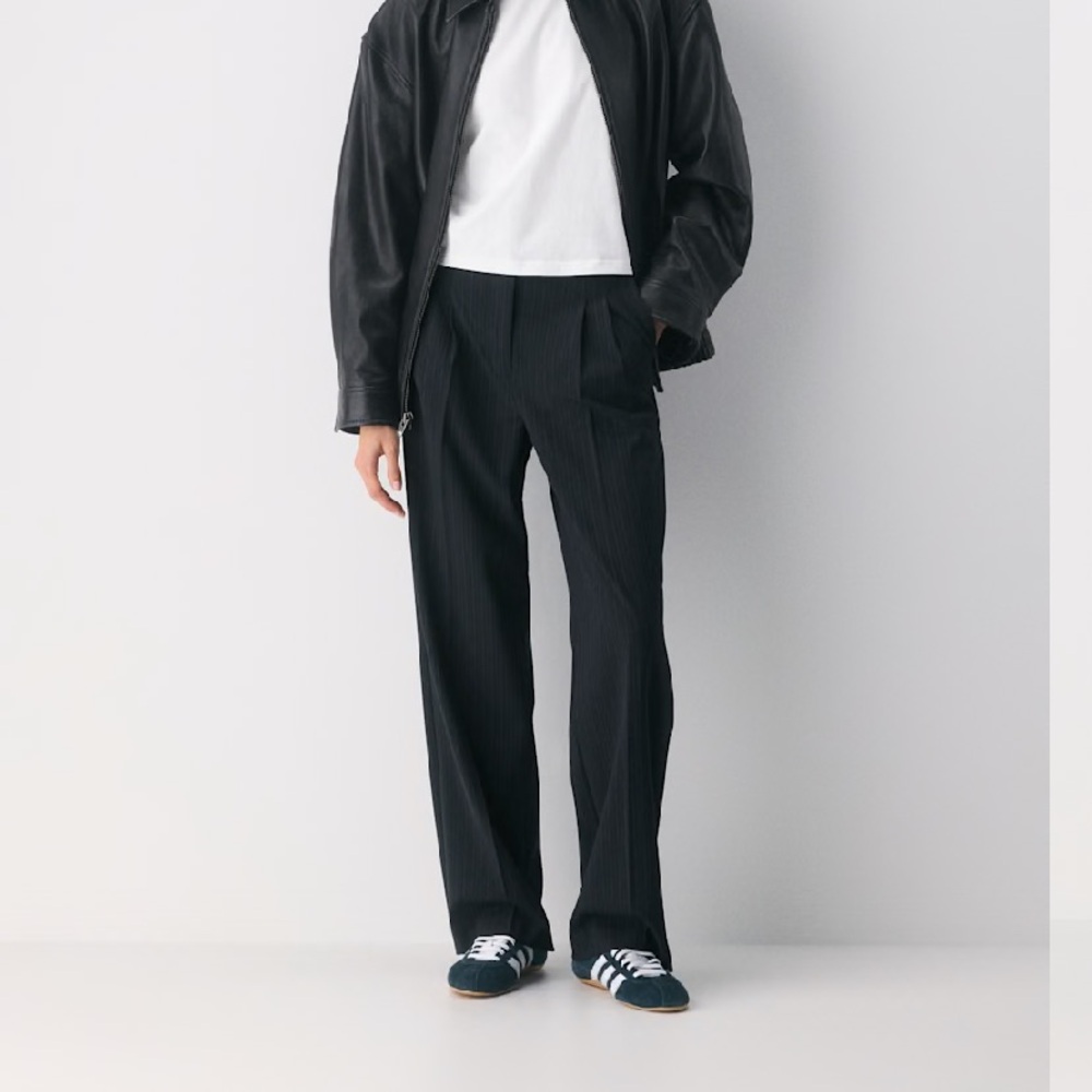 ARITZIA Dress Pants - 6 regClassic Tailored Fit